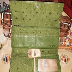 Fossil.purse and wallet set